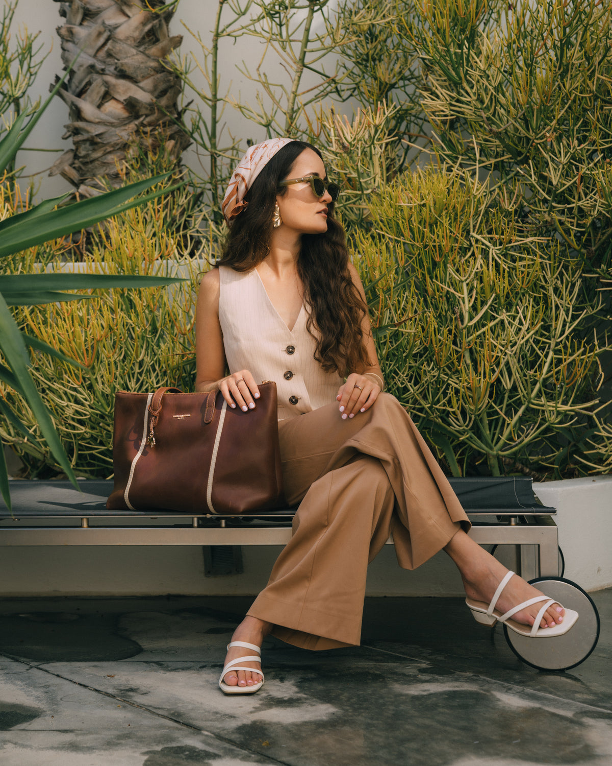 Signature Tote 15"